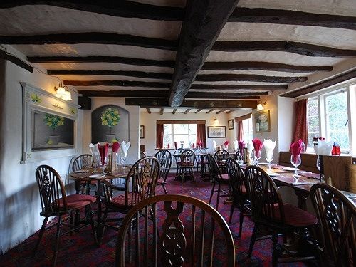 The Hatchet Inn Chute Екстериор снимка